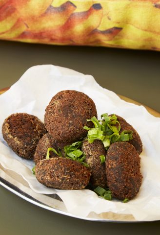 Bolinho de feijoada - Mama Shelter Rio Santa Teresa (foto Guto Costa) Bolinho de feijoada - Mama Shelter Rio Santa Teresa (foto Guto Costa)